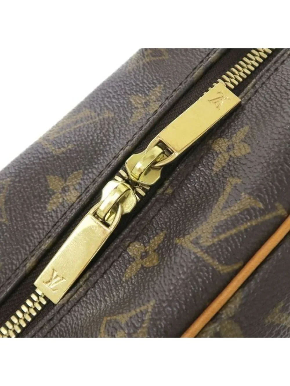 Louis Vuitton Monogram Cite MM Wallet